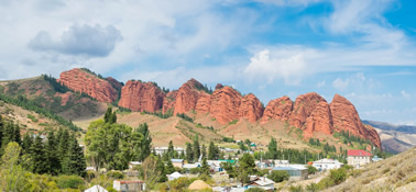 Jeti-Oguz Canyon (Seven Bulls Rocks)